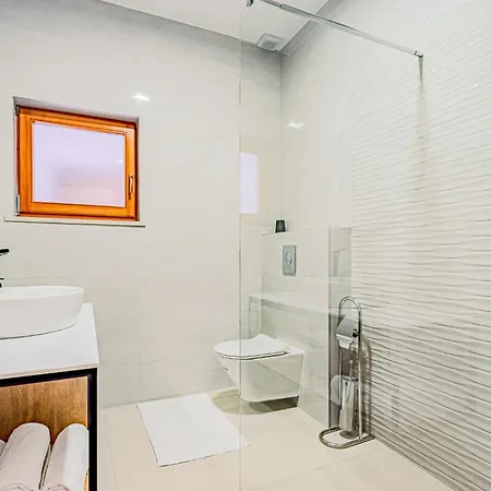 Lejlighed 2 Bedroom Beautiful In Kneze *