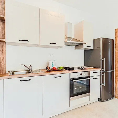 2 Bedroom Beautiful In Kneze Lejlighed *