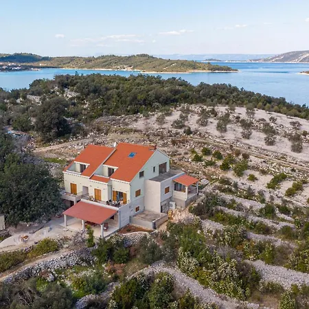 Lejlighed 2 Bedroom Beautiful In Kneze *