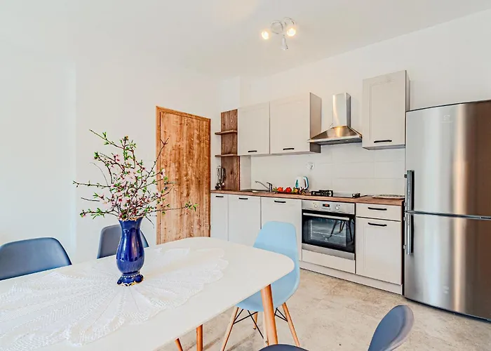 Amazing In Kneze With Wifi Apartamento *