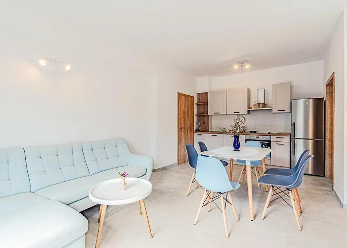 Amazing In Kneze With Wifi Apartamento *