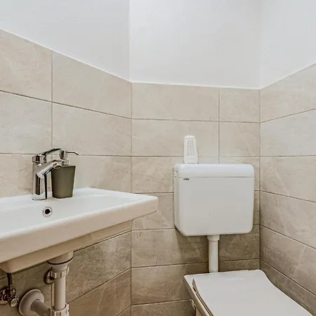 Apartman 2 Bedroom Beautiful In Kneze *