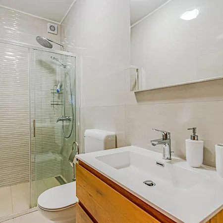 Amazing In Kneze With Wifi