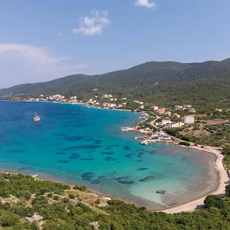 公寓 Amazing In Kneze With Wifi