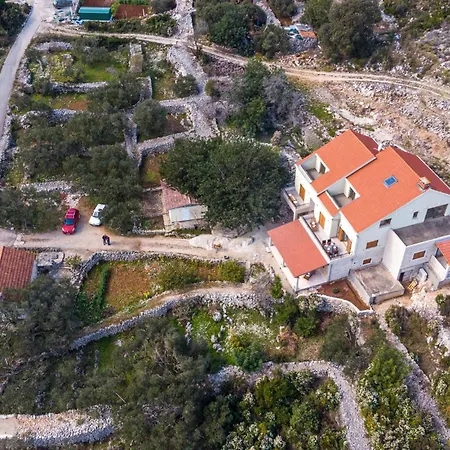 Amazing In Kneze With Wifi Pupnat