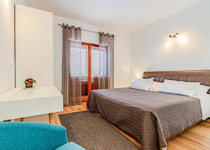 Amazing In Kneze With Wifi Apartmán Pupnat